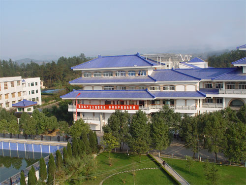 湖北民族学院